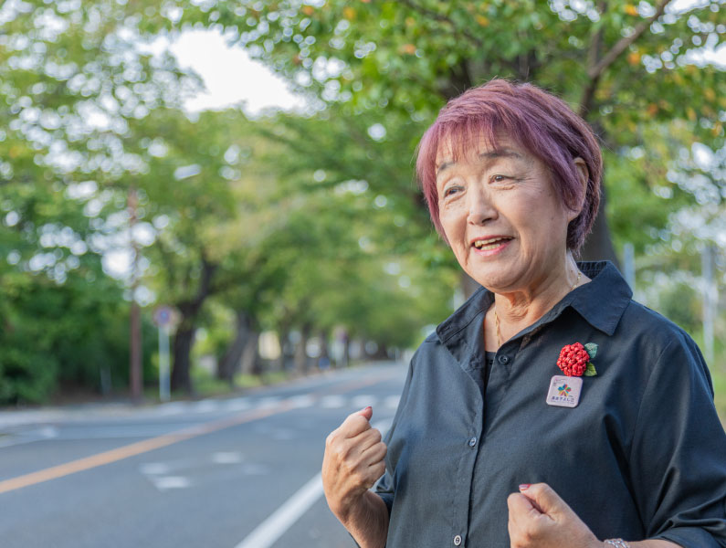 富岡町を象徴する夜の森地区の桜並木。刻々と変わる富岡町で、語り部として活動する意義を語る青木さん。